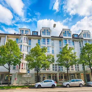 Leonardo West Otel